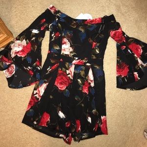 Floral romper NWT